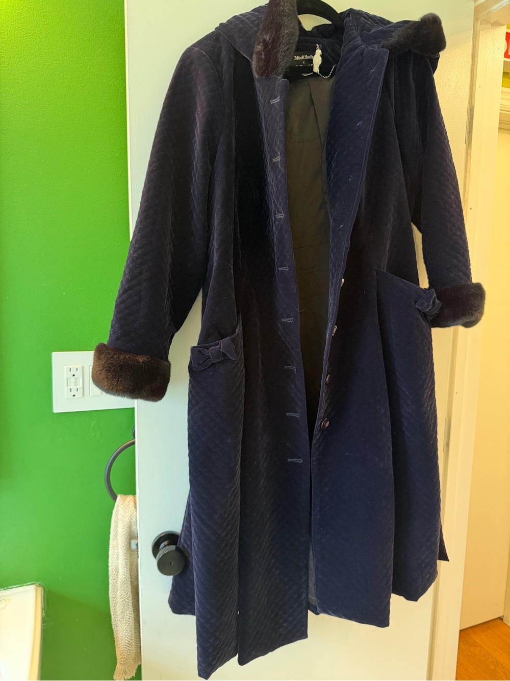 ModCloth x Collectif Charming Ways Navy Quilted Velvet Coat UK 20 Faux Fur & Bow